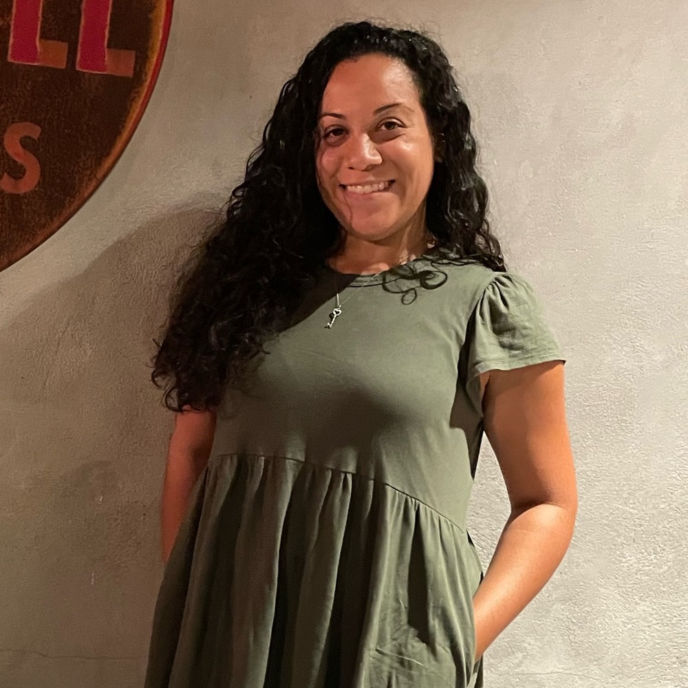 Meet your Posher, Yessenia